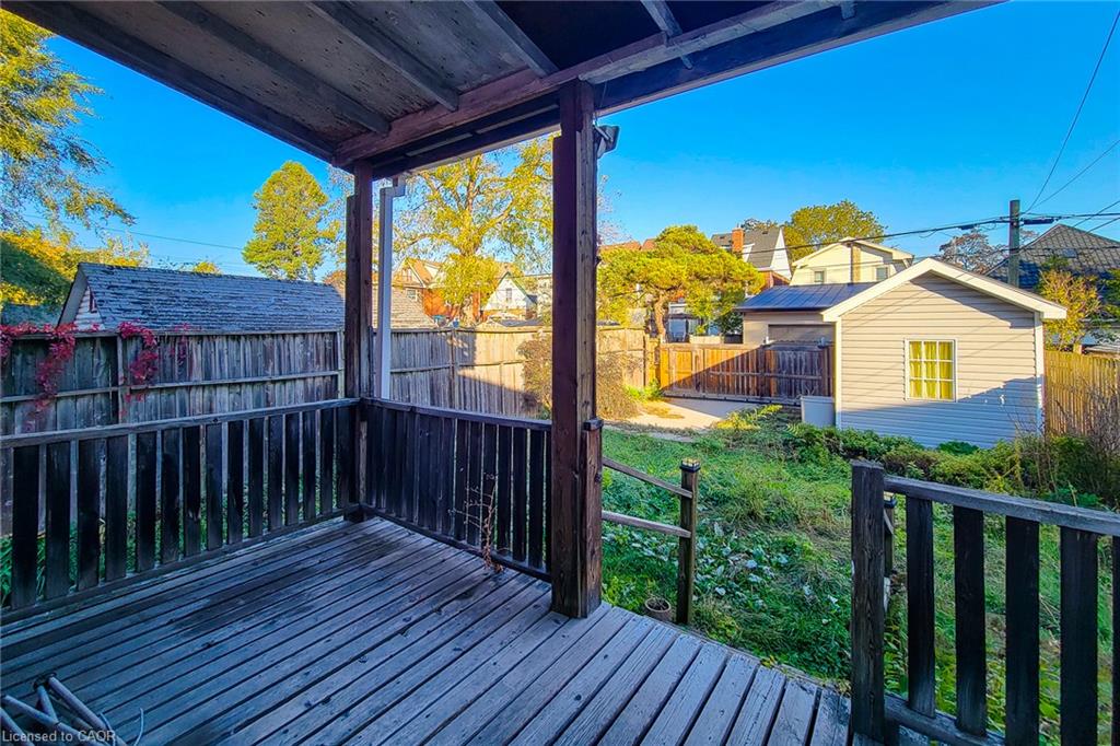 1-108 Kensington Avenue N Property Photo 23