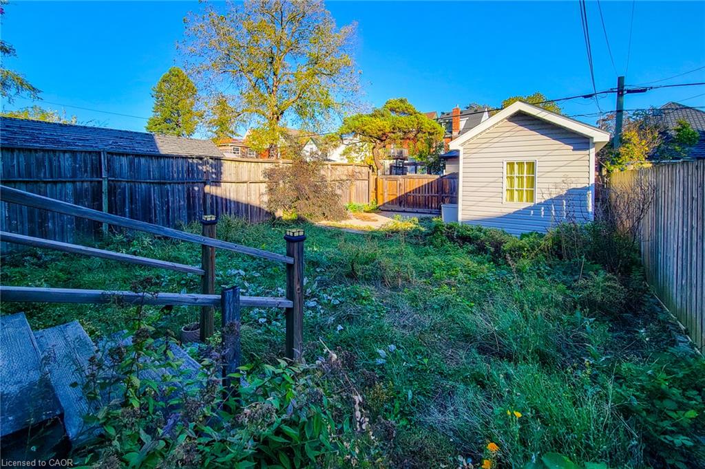 1-108 Kensington Avenue N Property Photo 27