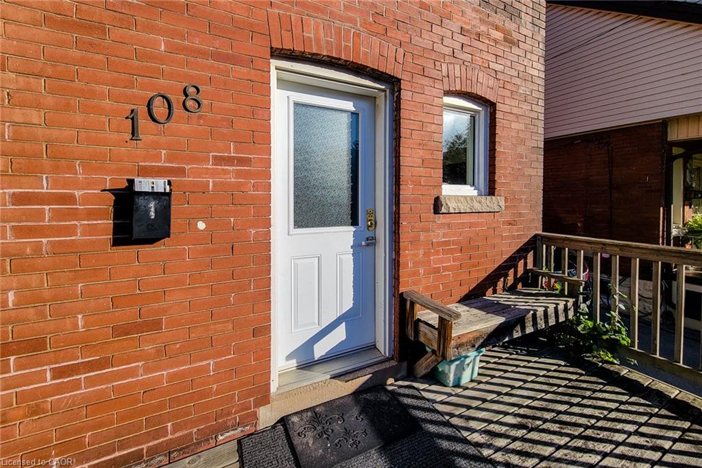 1-108 Kensington Avenue N Property Photo 30