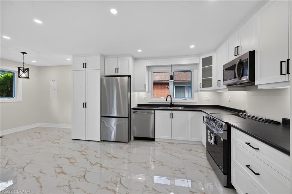 331 East 17th Street Property Photo 6