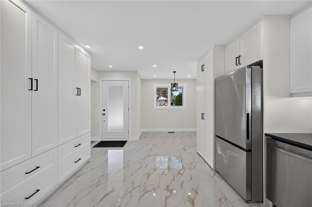 331 East 17th Street Property Photo 8
