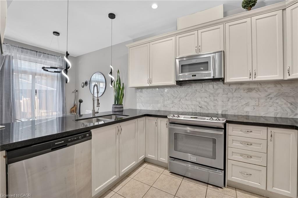 58 Summerberry Way Property Photo 15