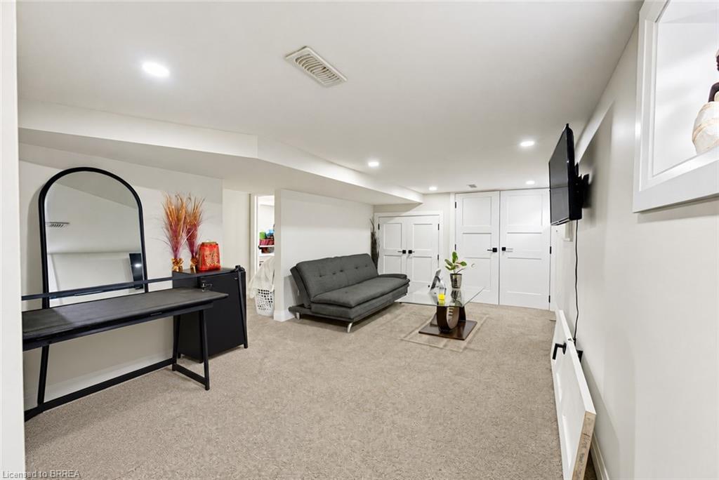 410 Nelson Street Property Photo 11
