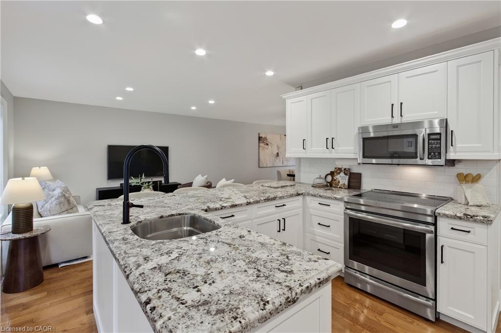 3523 Kingbird Court Property Photo 12