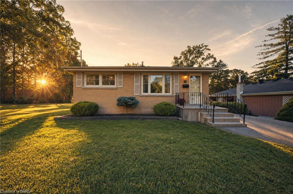 21 Hillcrest Avenue Property Photo 1