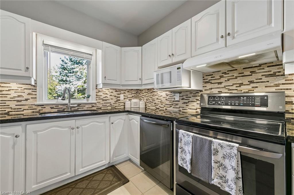 2024 Grovetree Lane Property Photo 15