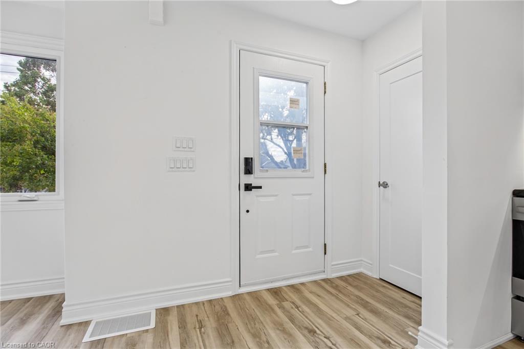 156 East 36th Street Property Photo 3