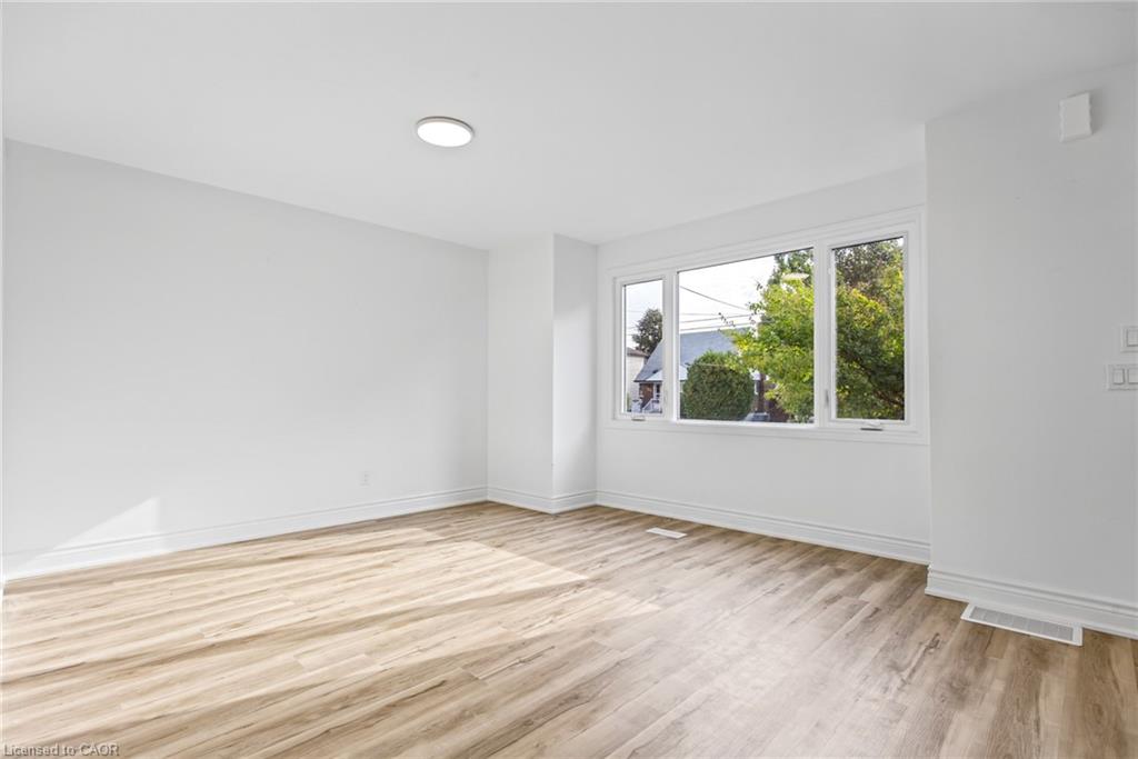 156 East 36th Street Property Photo 9