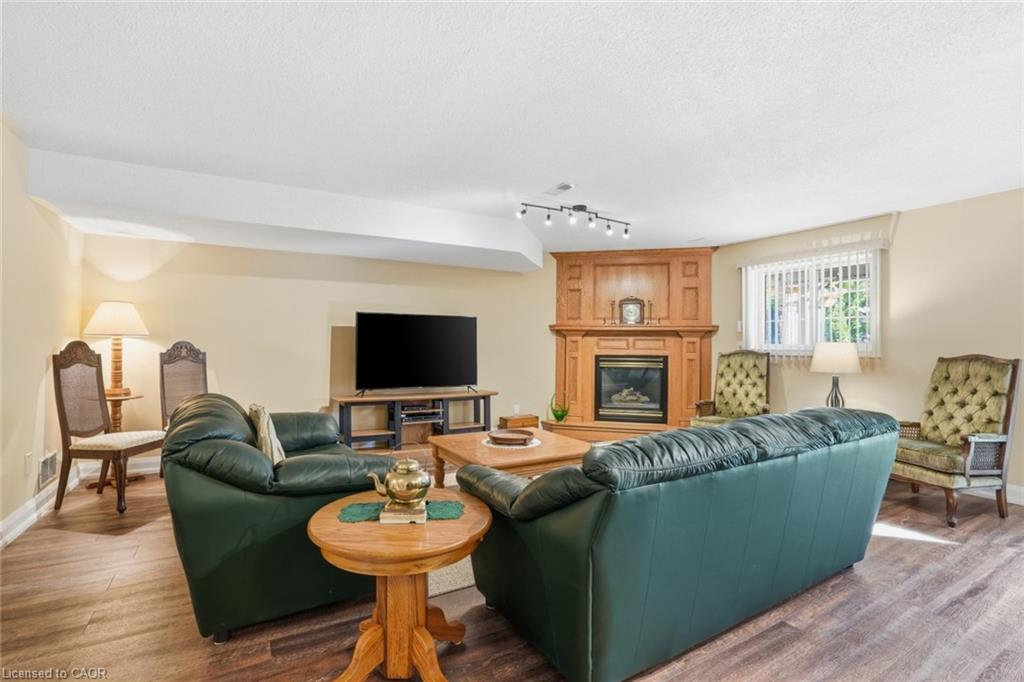 9 Kinsman Court S Property Photo 6