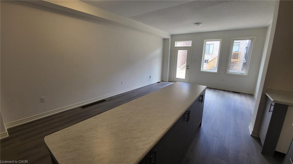 47 Gledhill Crescent Property Photo 7