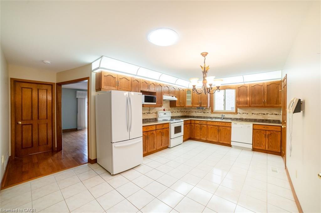 147 Locheed Drive Property Photo 4