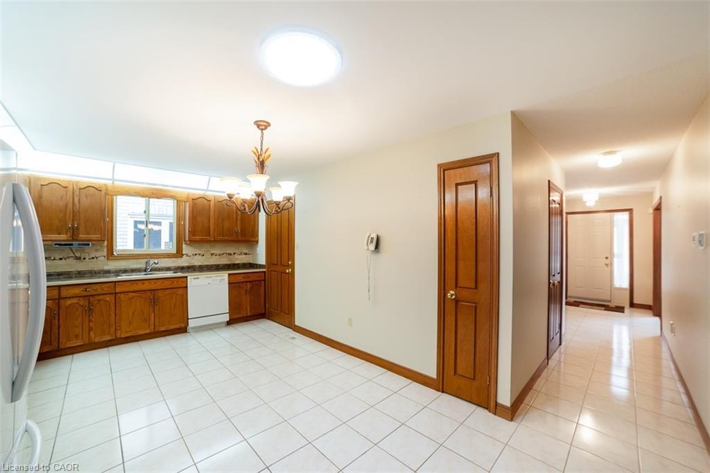 147 Locheed Drive Property Photo 5