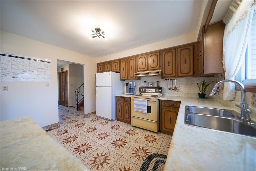 32 Avondale Crescent Property Photo 9
