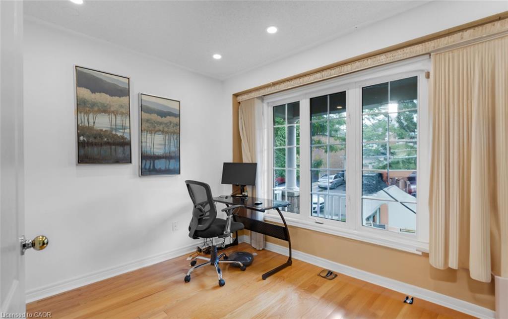 10 Morgandale Road Property Photo 5