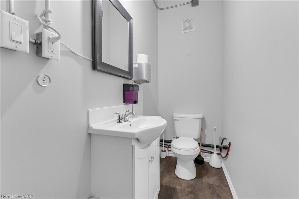 7-16 Myrtle Avenue Property Photo 4