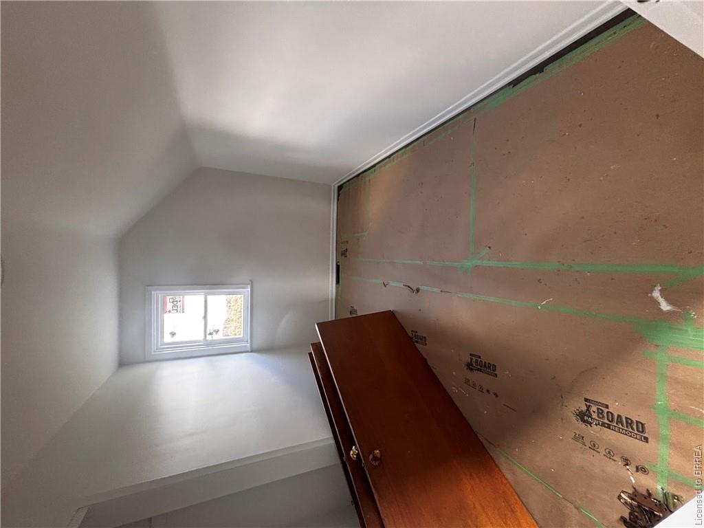 598 Mud Street E Property Photo 8