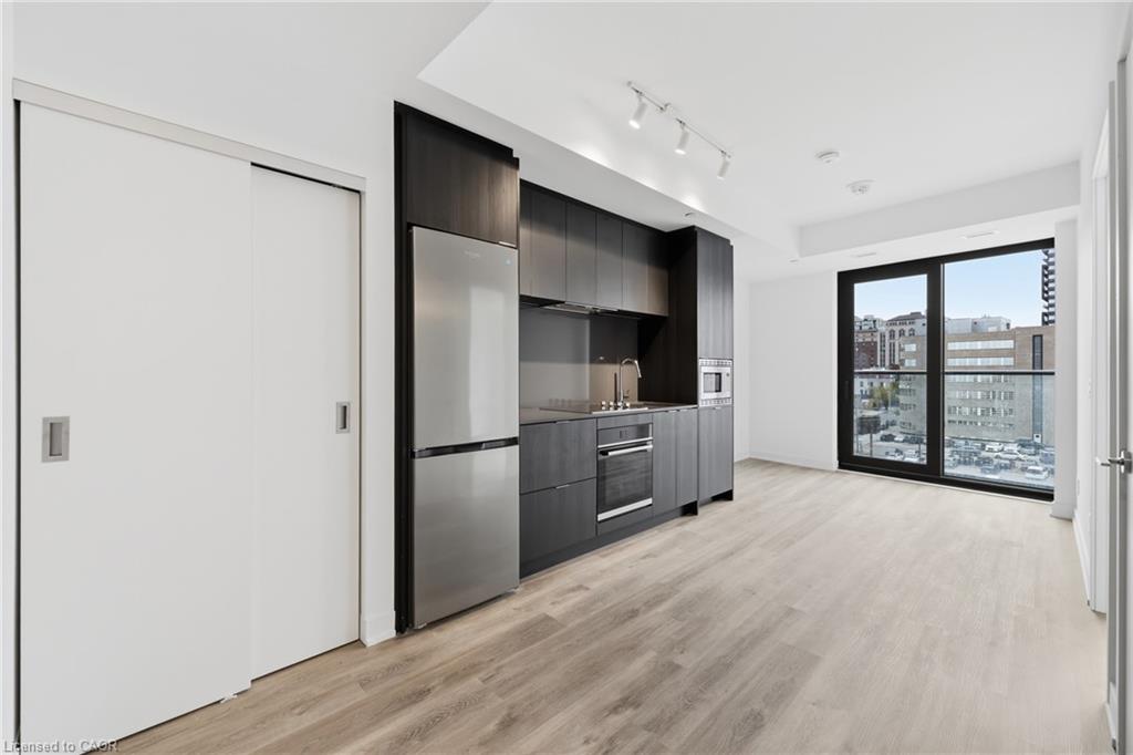 606-91 John Street N Property Photo 5
