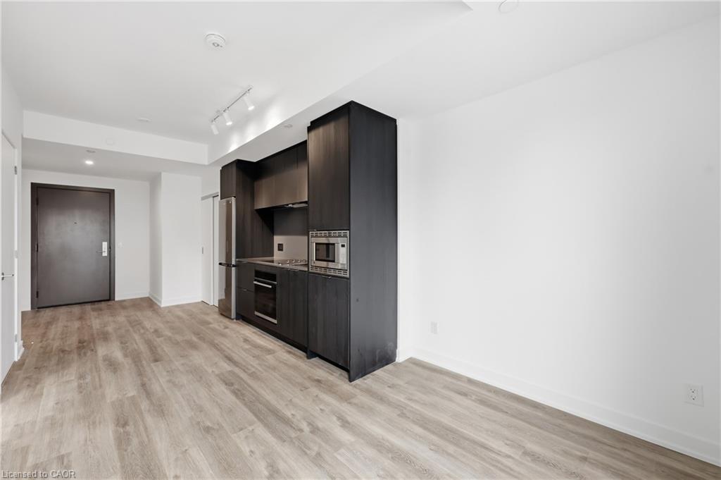 606-91 John Street N Property Photo 6
