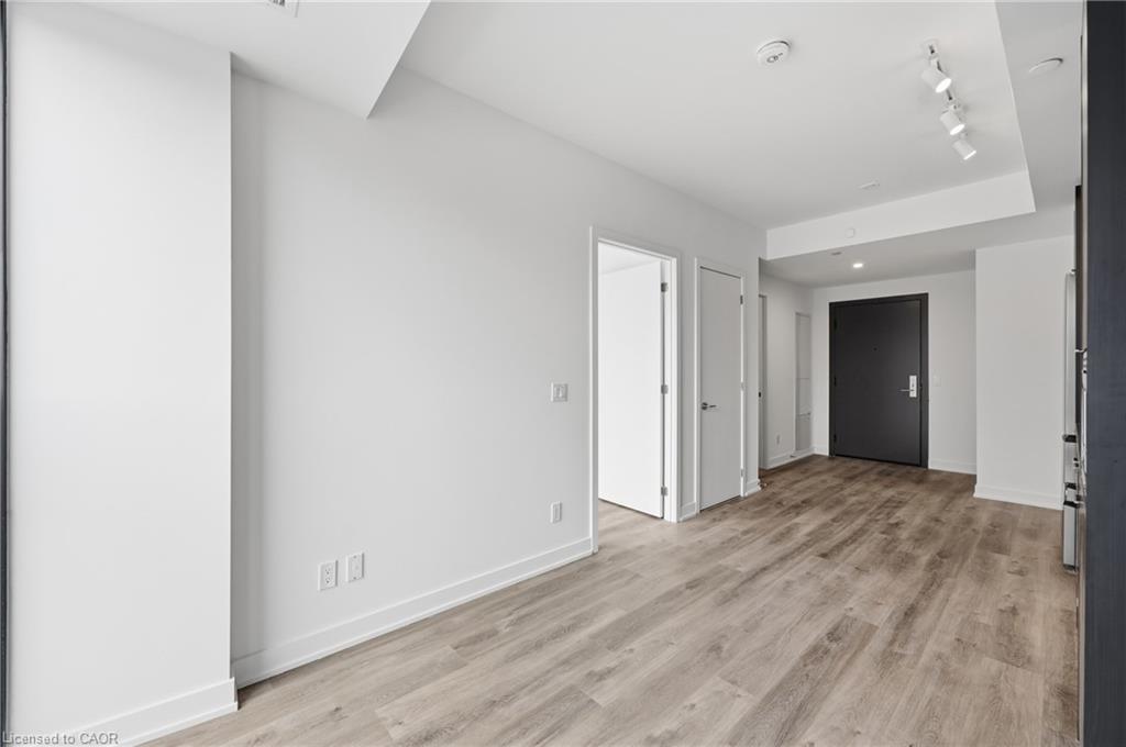 606-91 John Street N Property Photo 7