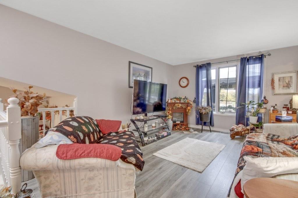 72 Lynden Hill Crescent Property Photo 7