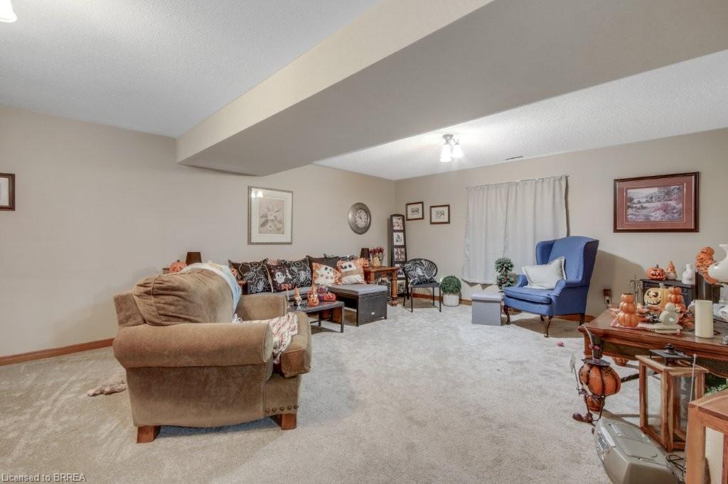 72 Lynden Hill Crescent Property Photo 13