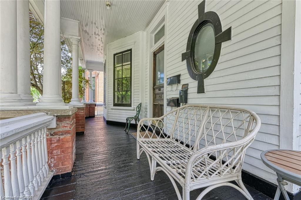 73 Sherman Avenue S Property Photo 2