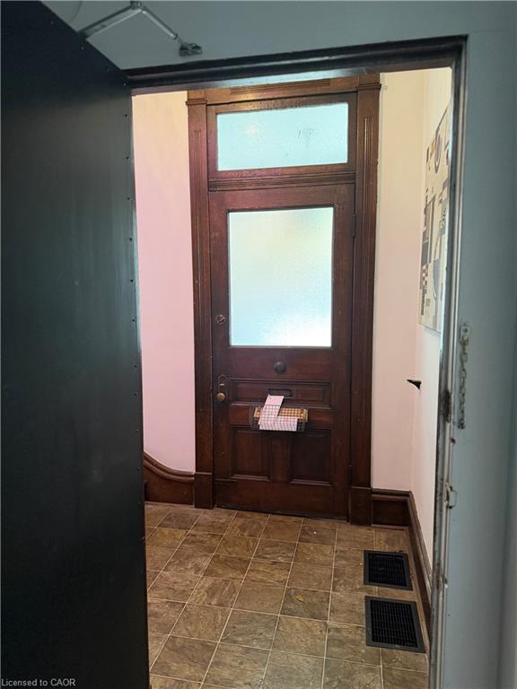 73 Sherman Avenue S Property Photo 6