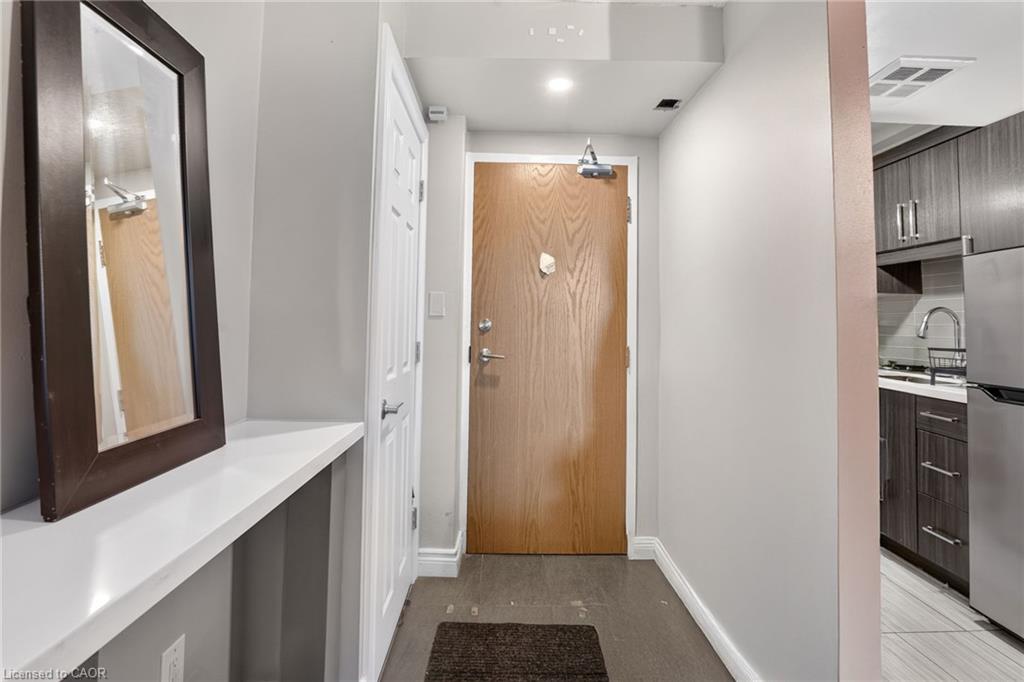 2905-150 Charlton Avenue E Property Photo 5