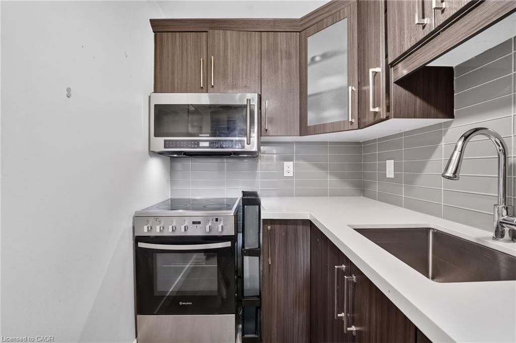 2905-150 Charlton Avenue E Property Photo 11