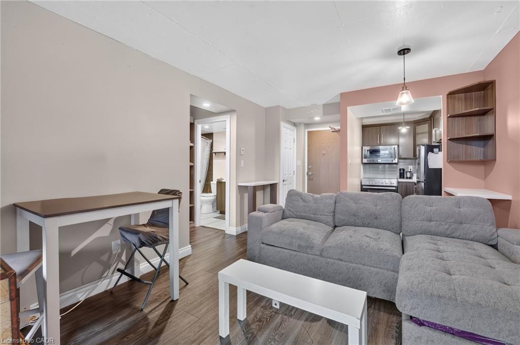 2905-150 Charlton Avenue E Property Photo 18