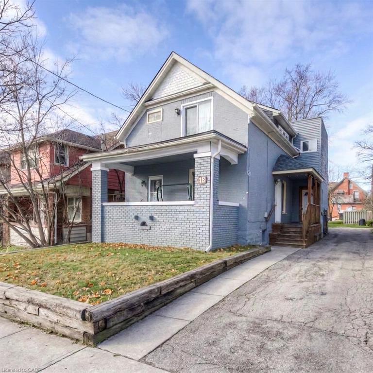2-18 Stirling Avenue N Property Photo 1