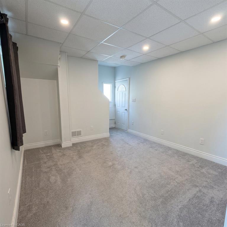 2-18 Stirling Avenue N Property Photo 4