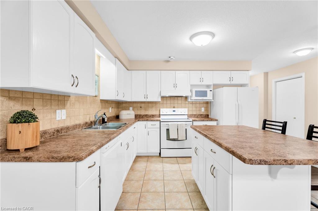 11-20 Shackleton Drive Property Photo 9