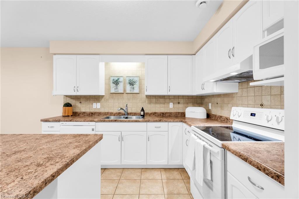 11-20 Shackleton Drive Property Photo 10