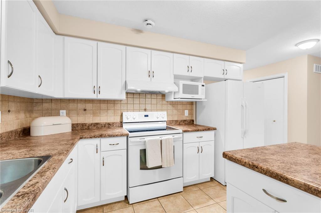 11-20 Shackleton Drive Property Photo 11