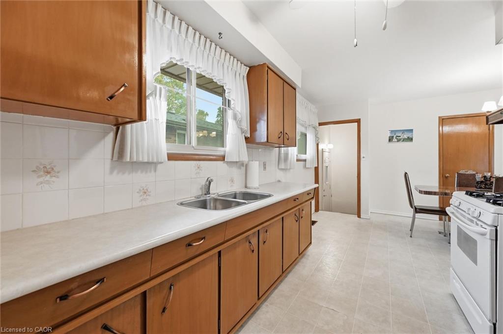 138 Luscombe Street Property Photo 10