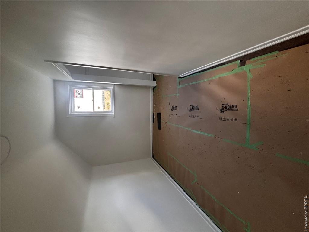 598 Mud Street E Property Photo 5