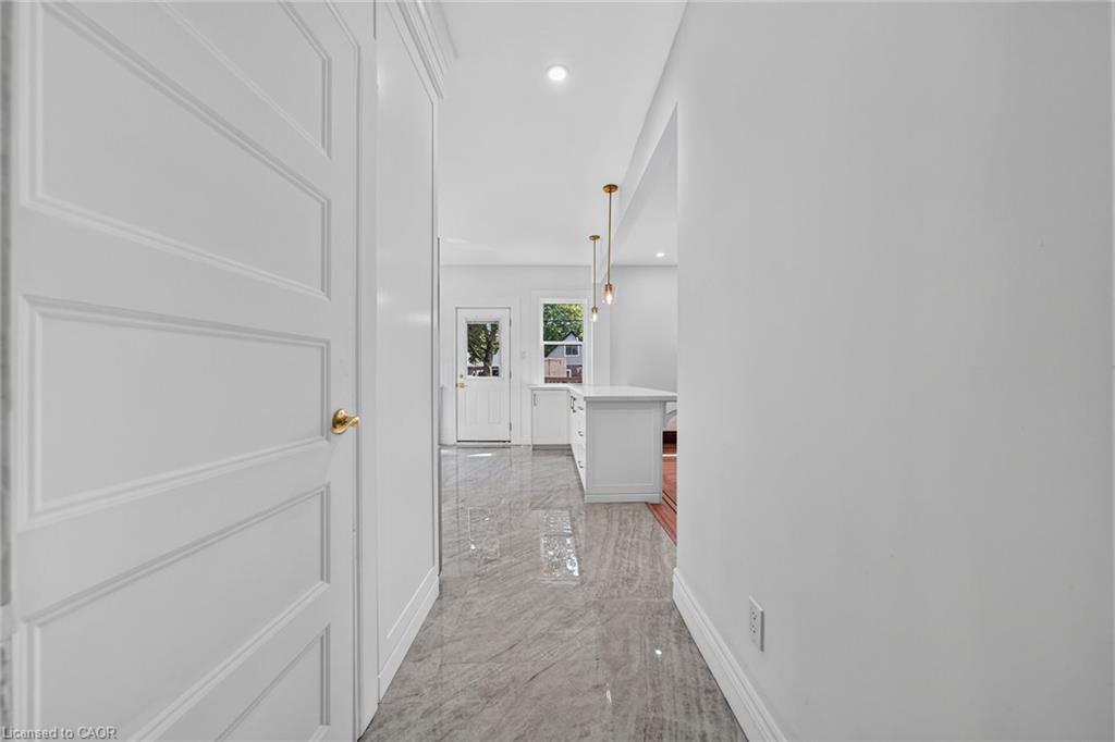 229 Park Row S Property Photo 12