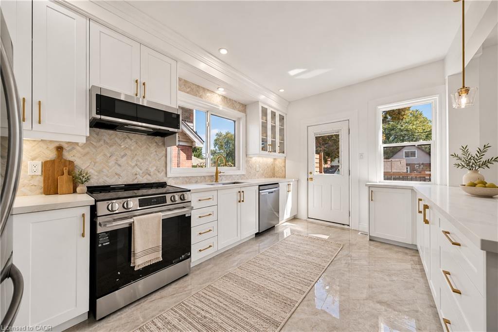 229 Park Row S Property Photo 12
