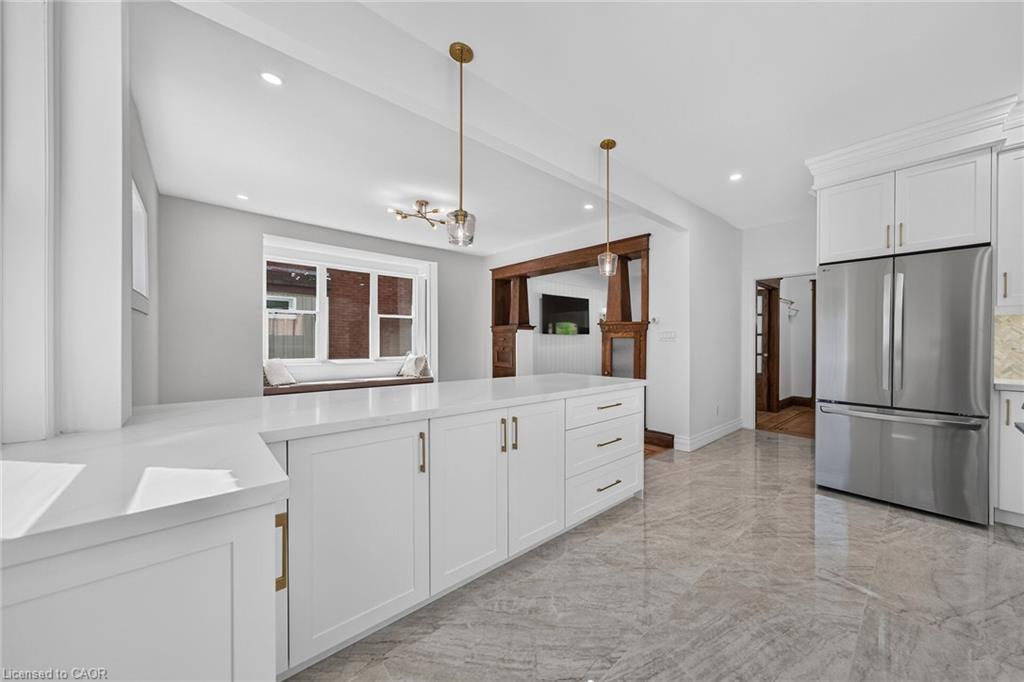 229 Park Row S Property Photo 16
