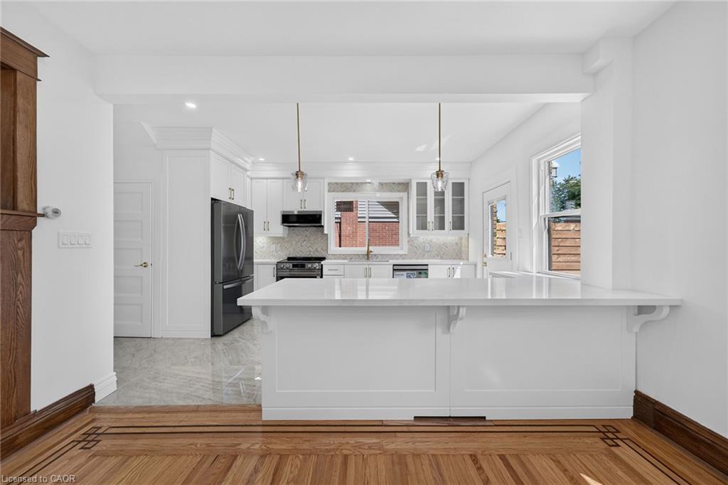 229 Park Row S Property Photo 19