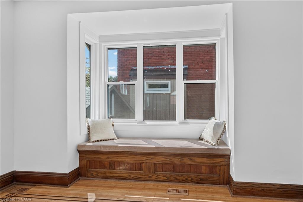 229 Park Row S Property Photo 25