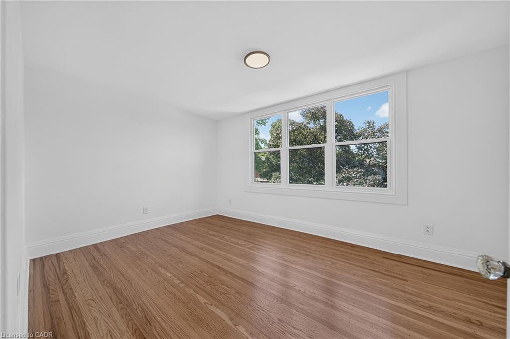 229 Park Row S Property Photo 27