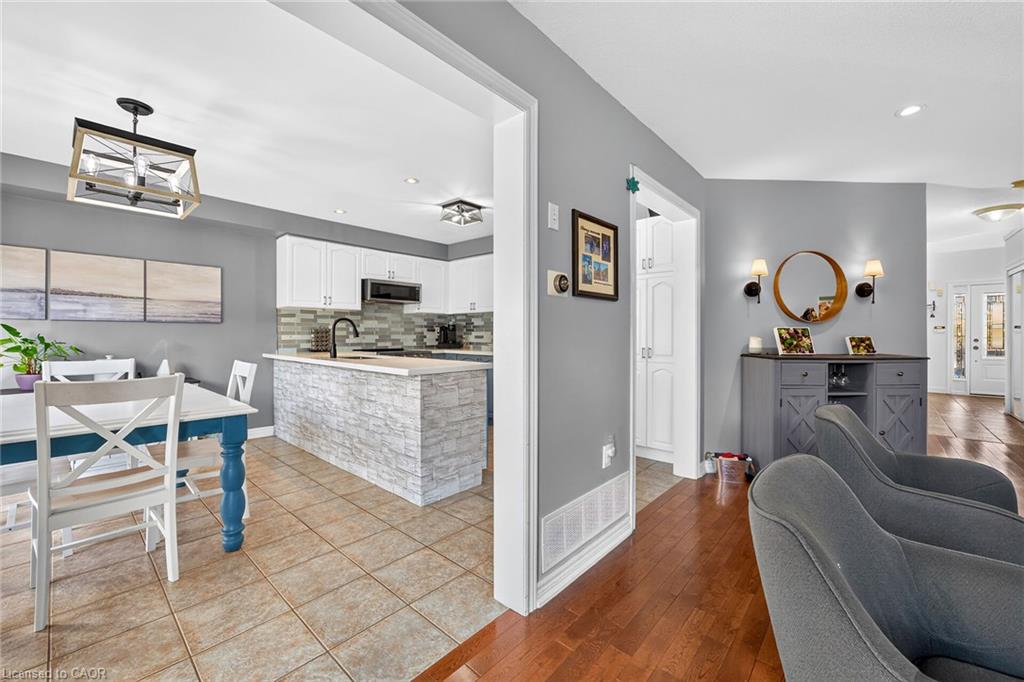 54 Vinifera Drive Property Photo 6