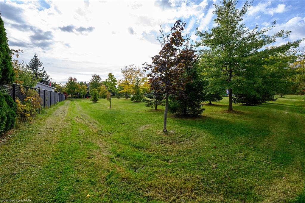 54 Vinifera Drive Property Photo 40