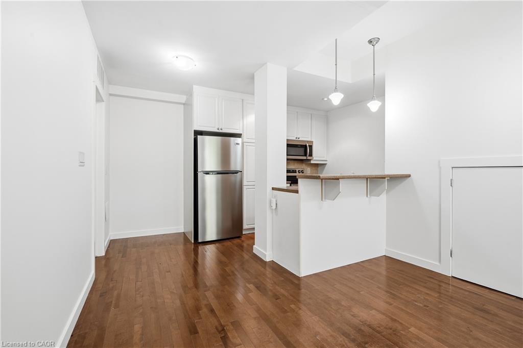 8-49 Ontario Street Property Photo 10