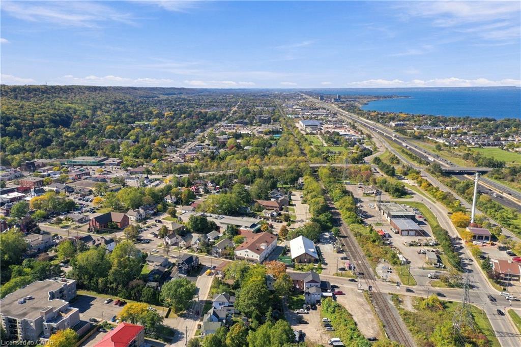 8-49 Ontario Street Property Photo 31