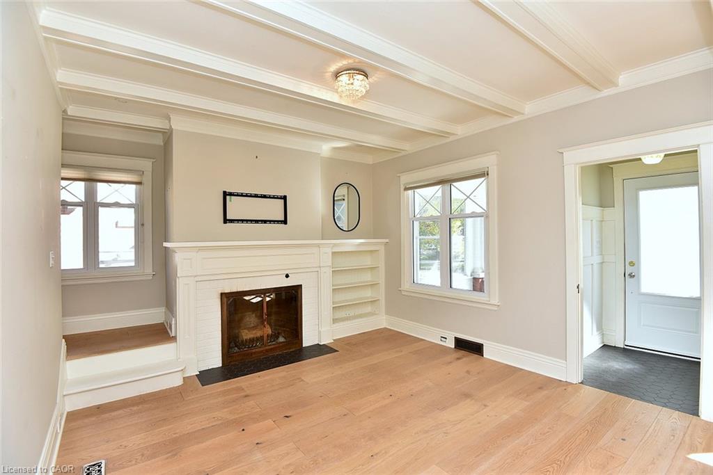 6 Nelles Boulevard Property Photo 7
