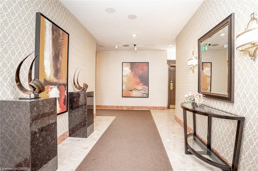 209-33 Weldrick Road E Property Photo 5