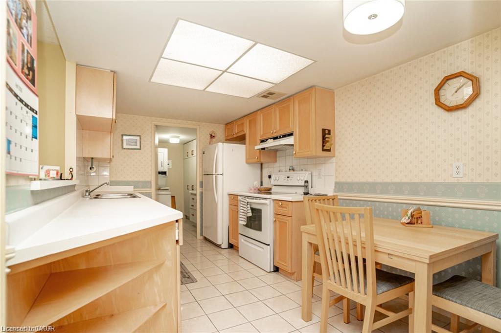 209-33 Weldrick Road E Property Photo 16